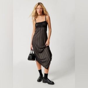 UO Nikita Lace Hanky Hem Midi Dress